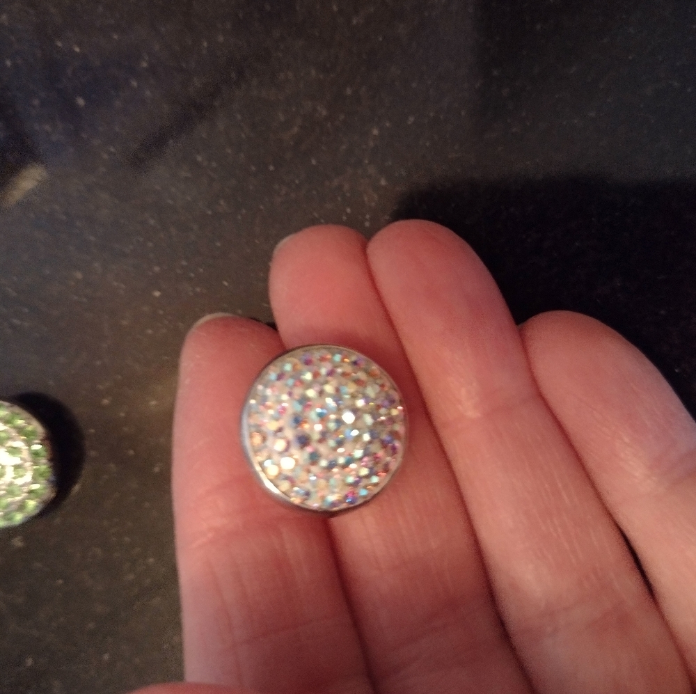 Magnolia and Vine 18 mm Rainbow Bling snap